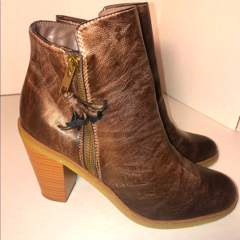 American Eagle Booties